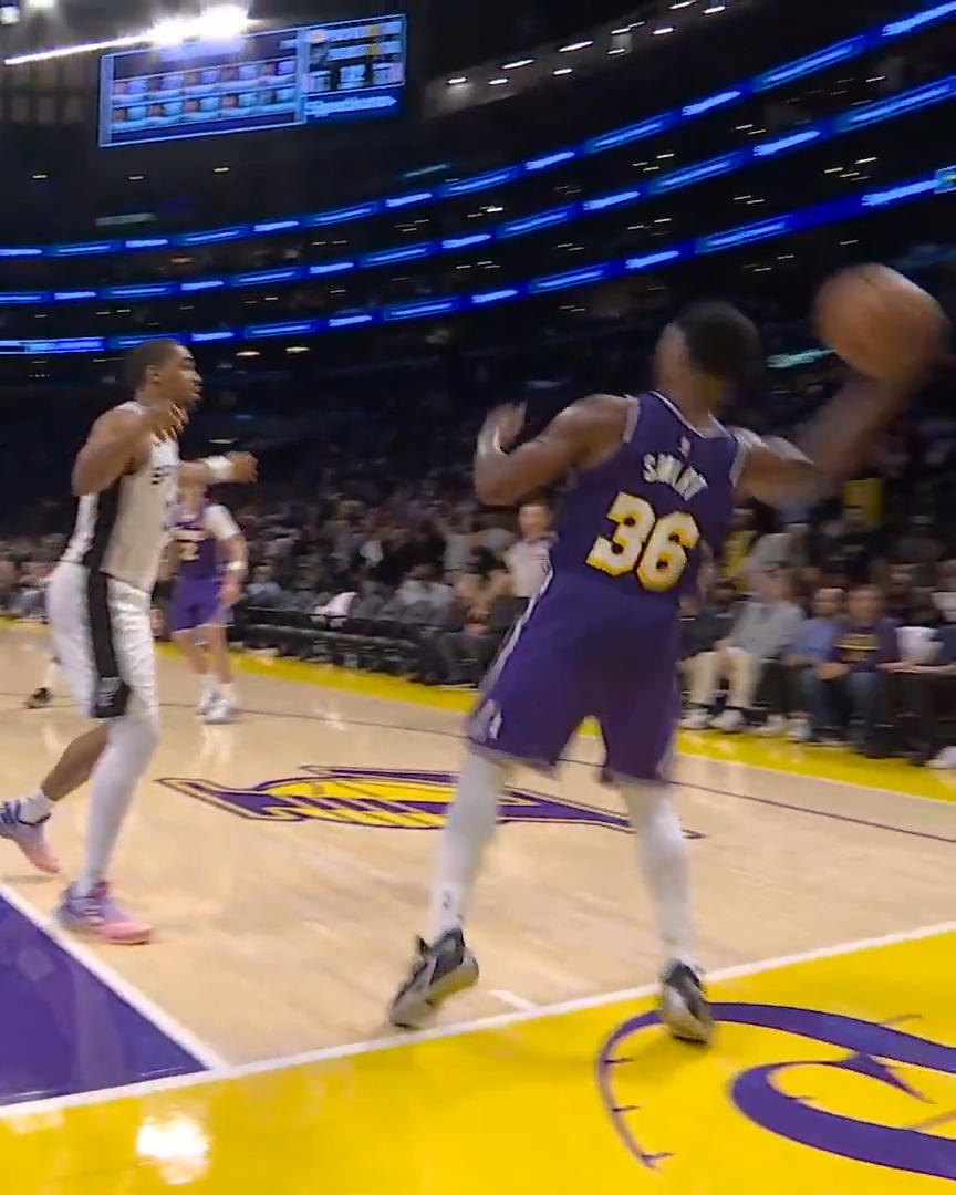 Final seconds of Lakers-Spurs game was WILD... 😳