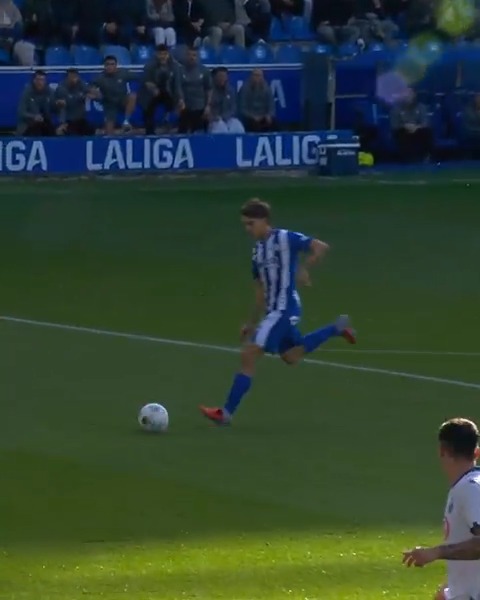 💙 El primer gol de Denis Suarez con la camiseta del Deportivo Alavés. LALIGAHighlights