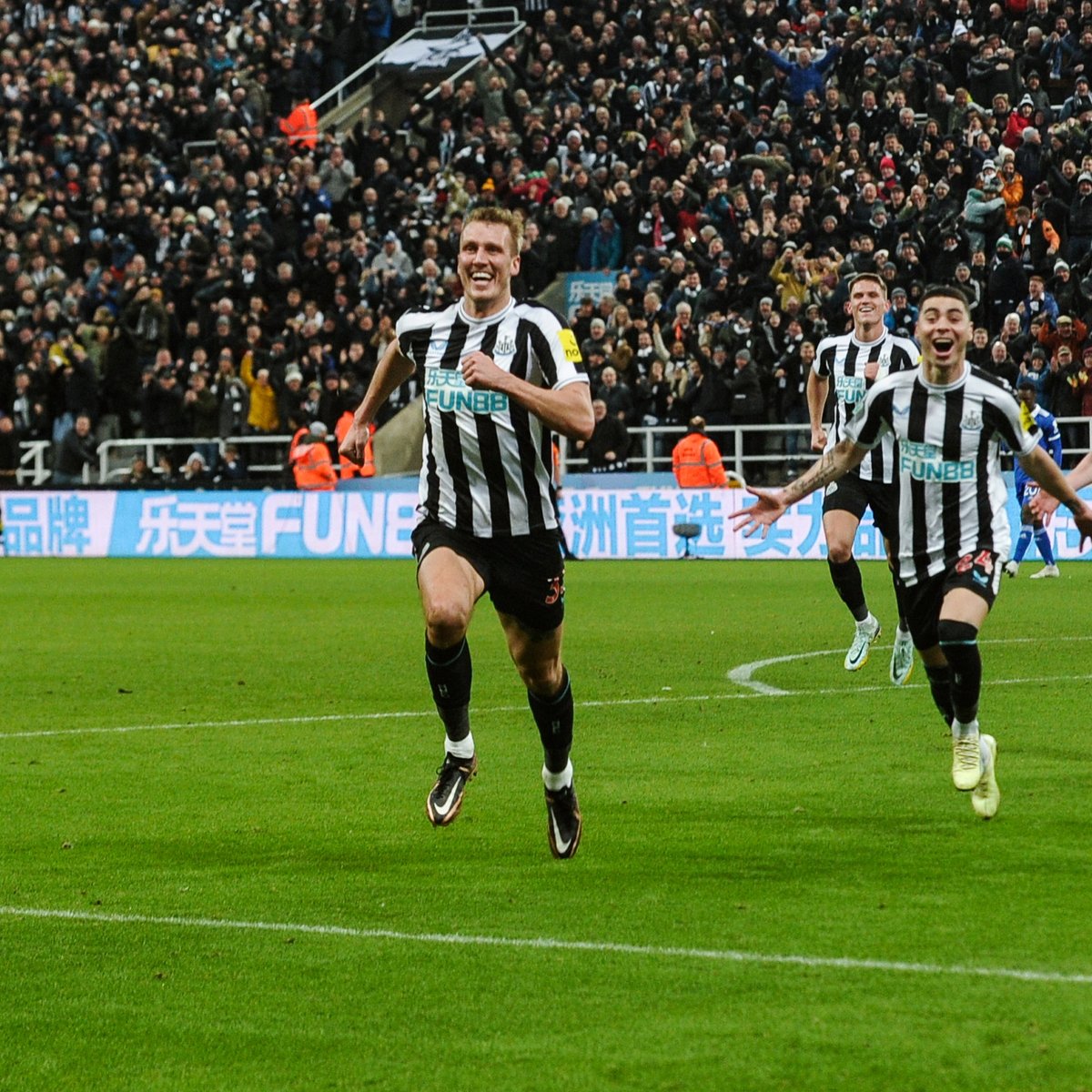 A thread of every Dan Burn goal at Newcastle United Leicester City 2-0 (Carabao Cup) Nothing more satisfying than when your 6 foot 7 defender decides to just run through and break the deadlock in the quarter final #NUFC