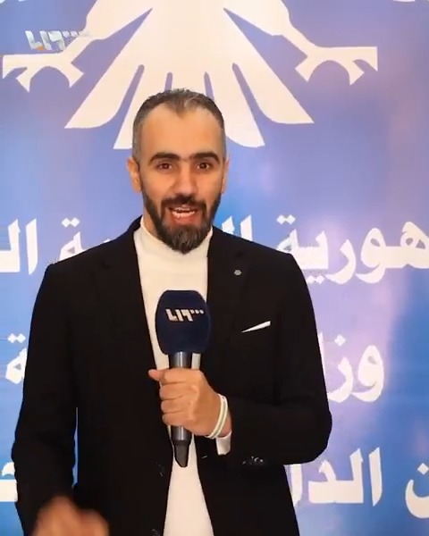صاحب مقولة :"أشو ما كان .. بتمشي نظامي" تكريم رسمي لشرطي المرور الذي تعرض لمحاولة اعتداء من قبل شخص تهجم عليه بالقول: "أنا استخبارات ولاك"! #يا_سامعين_الصوت مع هادي العبد الله هادي العبدالله Hadi #تلفزيون_سوريا