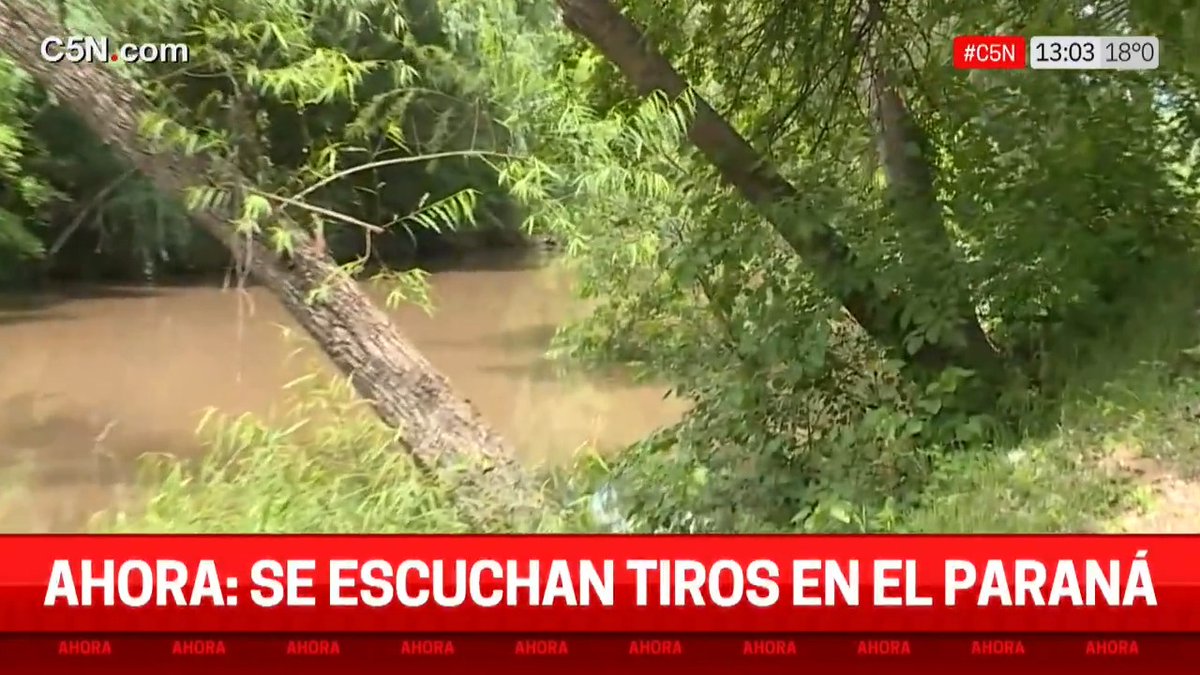 AHORA | LE DISPARAN AL EQUIPO DE C5N El tirador prófugo de Paraná realizó varios disparos que rebotaron en el agua en el lugar donde se encuentra trabajando el móvil de C5N.