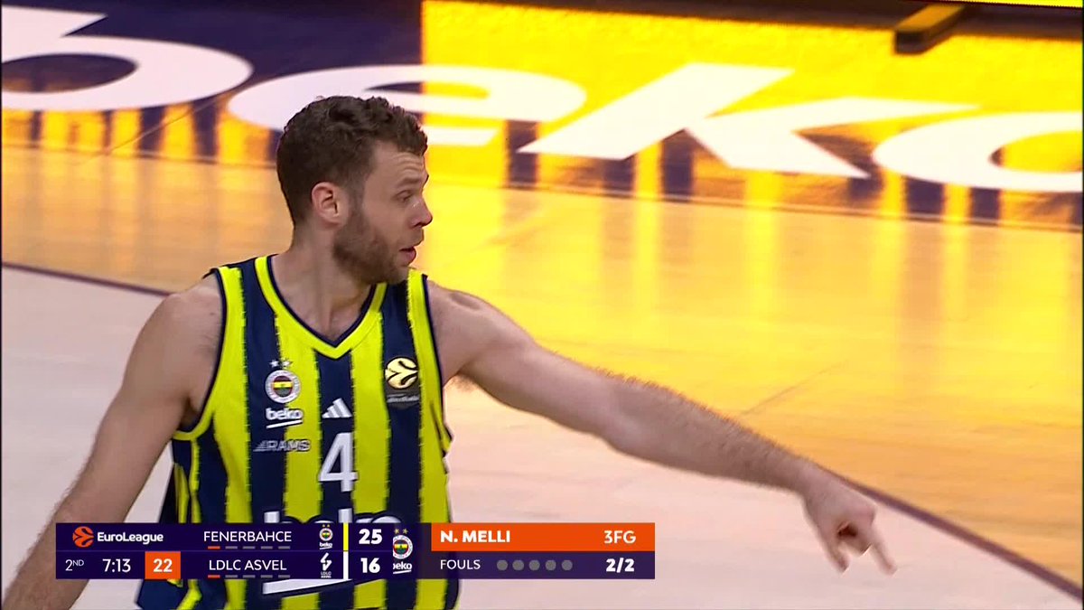 Nicolo Melli süre biterken üçlüğü yolluyor! 🔥