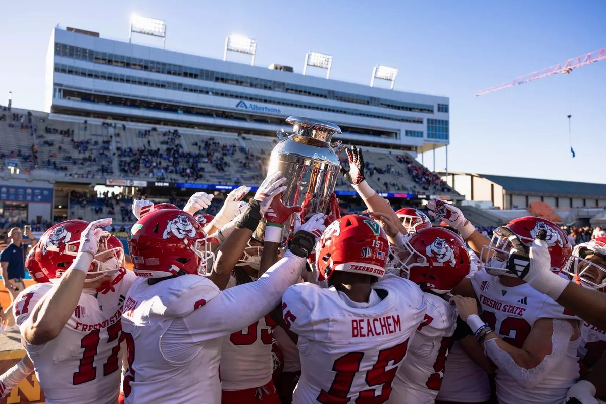 Bulldog mentality 🐾 Fresno State Football's Tytus Khajavi joins Under the Radar with Nate Kreckman to talk big moments and bigger plays
