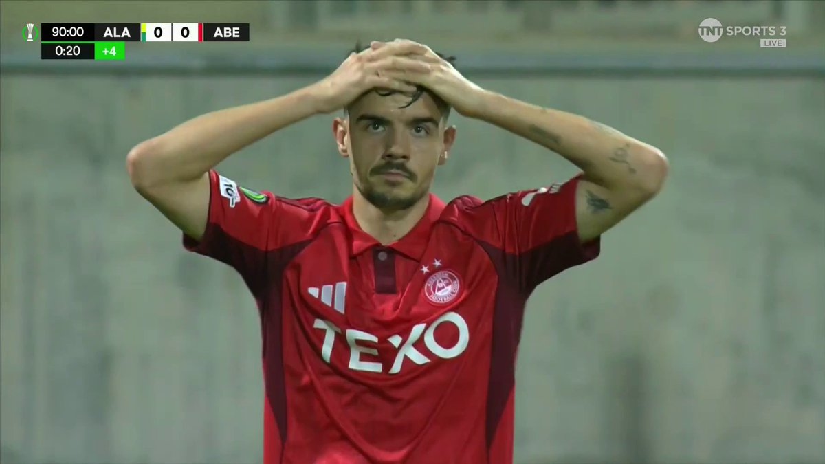 That was the chance 😫 Topi Keskinen does all the hard work, but Nicolas Milanovic can't convert for Aberdeen in injury time. 📺 TNT Sports &amp; discovery+ UK