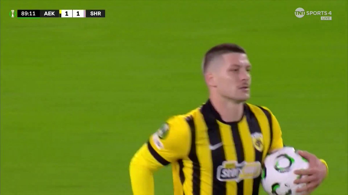 A big blow for Shamrock Rovers... 😔 Luka Jović grabs a 90th-minute equaliser for the hosts from the spot ⚽️ 📺 TNT Sports &amp; discovery+ UK