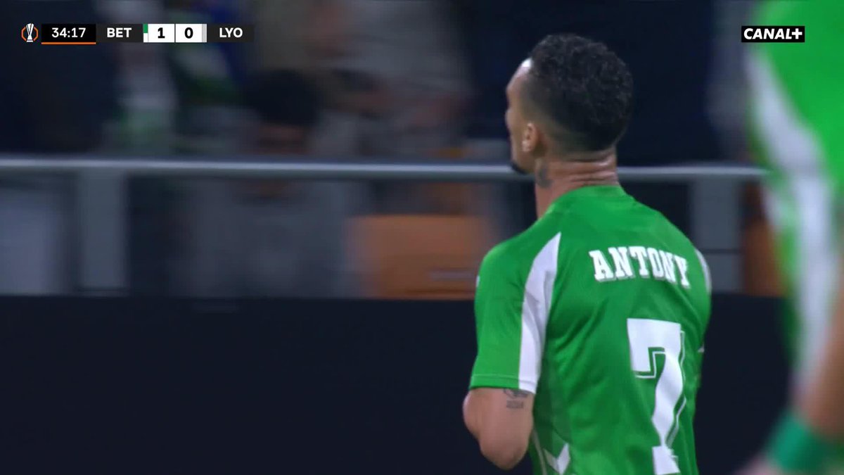 ANTONY FAIT MAL À L'OL AVEC CE LOB DÉLICIEUX 💫 Les hommes de Fonseca perdent pied en 5 minutes à Séville et sont menés 2-0 🥶 #UEL
