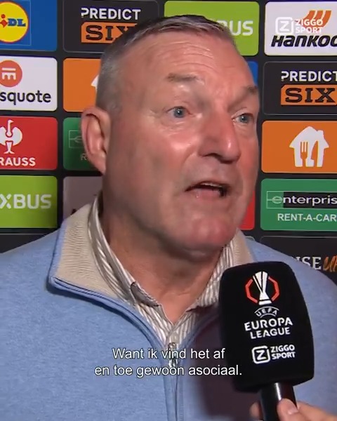 Ron Jans over het ontslag van John Heitinga ๐คฌ 'De manier waarop ze soms met trainers omgaan, is gewoon asociaal' ๐ฏ๏ธ Check het hele interview via ๐ฃ๏ธ #ZiggoSport #UEL #UTRPOR