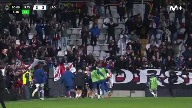EL MANICOMIO DE VALLECAS. ÁLVARO GARCÍA LO GANA EN LA ÚLTIMA ACCIÓN DEL PARTIDO. Rayo Vallecano #UECL #LaCasaDelFútbol