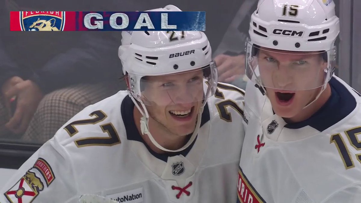 Anton Lundell extends the lead for the Florida Panthers on the penalty kill! 😼