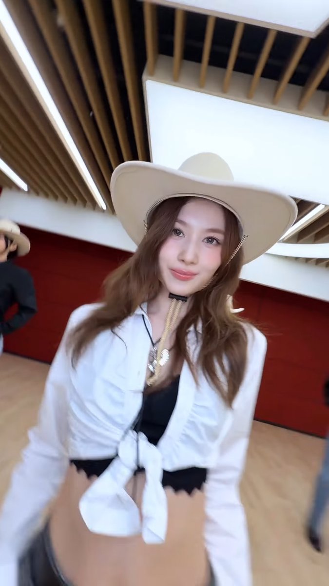 SANA AND JYP HAPPY HOUR CHALLENGE
