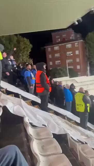 Que no cantaban "Puto Rayo, Puto Rayo" sino "Puto Rayo Vallecano" 😂 La Conference nos está regalando unos cánticos épicos, cómo lo pasamos ayer ⚡