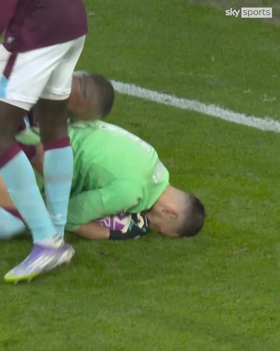 Martin Dúbravka wins Premier League's October Save of the Month for this stop to deny Santiago Bueno! ⛔️