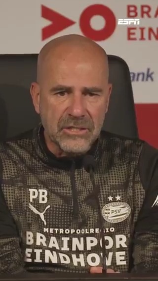 Na Ron Jans neemt ook Peter Bosz het op voor John Heitinga 🤝