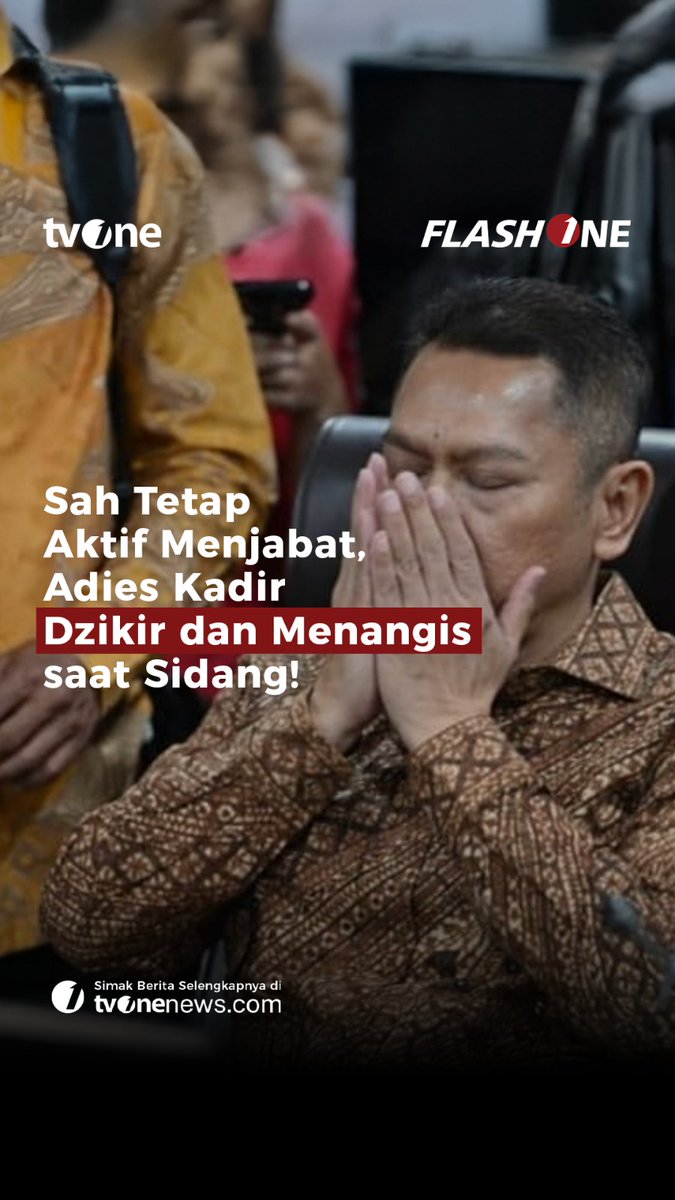 Viral di media sosial Wakil Ketua DPR RI, Adies Kadir, terlihat berdzikir dan menangis saat sidang penetapan aktif atau tidaknya ia sebagai pimpinan DPR. Sidang berlangsung lantaran per 1 September 2025 lalu, Adies Kadir dinonaktifkan dari DPR oleh partainya yaitu Partai Golkar dengan alasan etika. Selengkapnya di video berikut ini! #ForYourInformation #CariBeritaditvOne #AdiesKadir #DPRRI #PartaiGolkar #ViralPolitik #FYI05