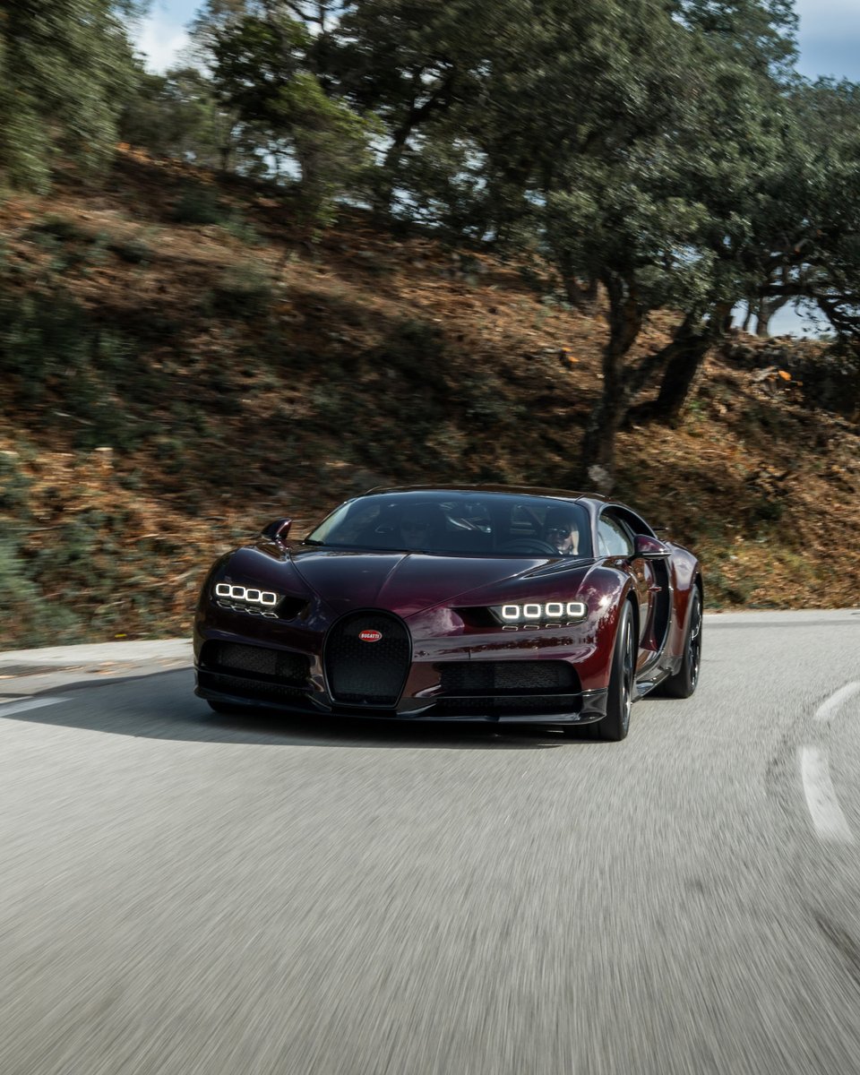 The BUGATTI Riviera Tour witnessed seven mesmerizing BUGATTI hypercars carving their way through the winding coastal roads along the legendary Corniche d’Or; a hundred kilometers of pure emotion, where the art of performance met the power of nature. #BUGATTI