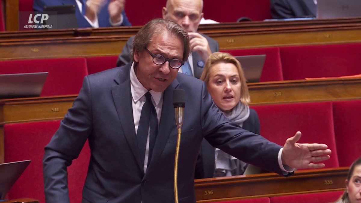 "Il n'y a pas de négociations, mais du travail parlementaire dans l'hémicycle, on s'est fait shooter plein de mesures par le gouvernement !", s'emporte Jérôme Guedj, après une remarque de Thibault BAZIN qui avait évoqué "les discussions" entre le gouvernement et le PS. #DirectAN