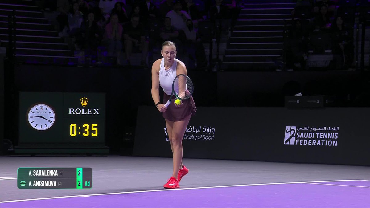 Aryna Sabalenka hits a monstrous backhand winner against Amanda Anisimova at the WTA Finals in Riyadh. 3 brilliant backhands in a row. 🐅