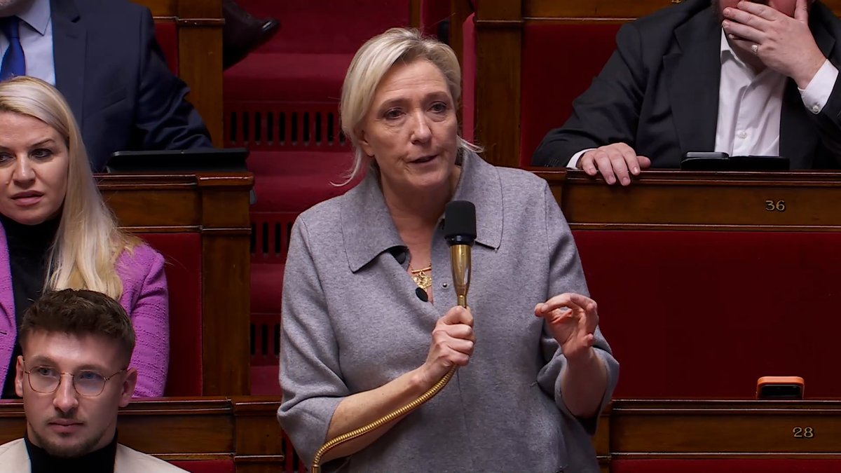 Si des boissons sont nocives pour la santé des jeunes, on interdit leur commercialisation, mais on ne cherche pas à en faire des recettes pour l'État. Et si elles ne sont pas nocives, il n'y a aucune raison de les taxer.