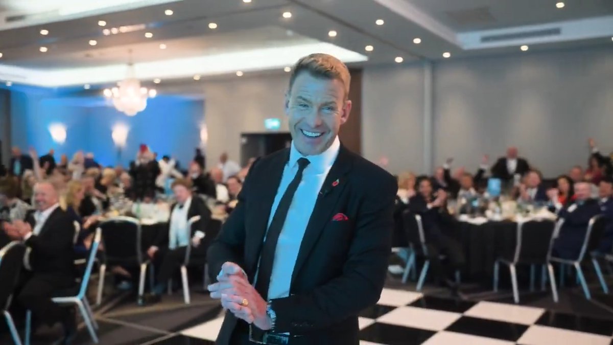 WATCH: David Bull hosted hundreds of Reform supporters for a dinner at London Town Hall. He was joined by special guests including Richard Tice, Lee Anderson, Jeremy Kyle and more. What an incredible evening. 👌