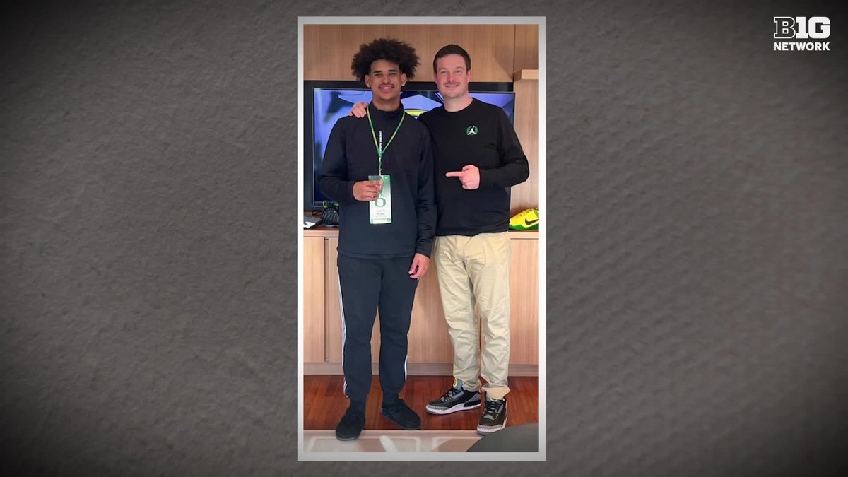"He put a value on what kind of football do I play, not how fast do I play." Dante Moore could have transferred just about anywhere and started, but he chose to sit behind Dillon Gabriel at Oregon Football. The Journey shares the QB's path to Eugene 👇 📍 Auto-Owners