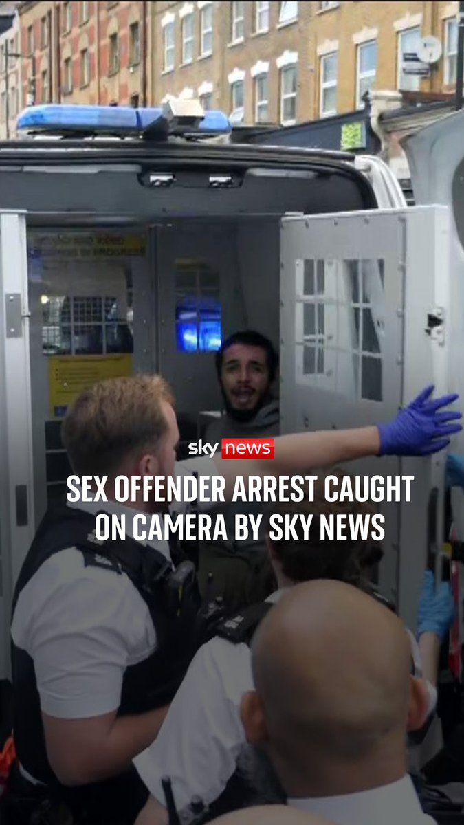 A foreign sex offender freed in error from Wandsworth prison has been arrested - Tom Parmenter and camera operator Joshua Masters🎥 caught the moment. Eyewitness |