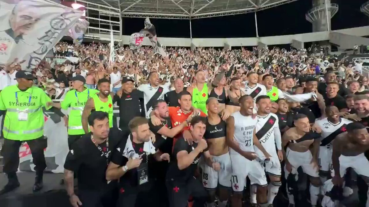 Eu e meus manos ainda preocupados com uma derrota no Brasileiro pro nosso maior freguês:
