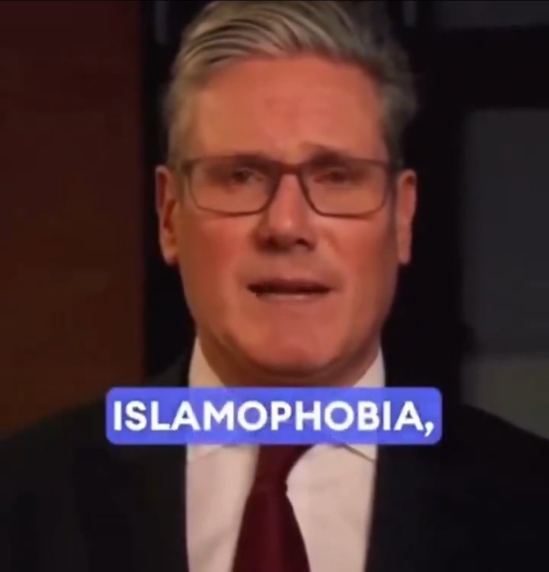 Innocent 🇬🇧British kids getting snatched & groomed by lsIamic gangs. Native Brits getting knifed on trains. But Keir Starmer’s only panic button? IsIamophobia. Disgustin