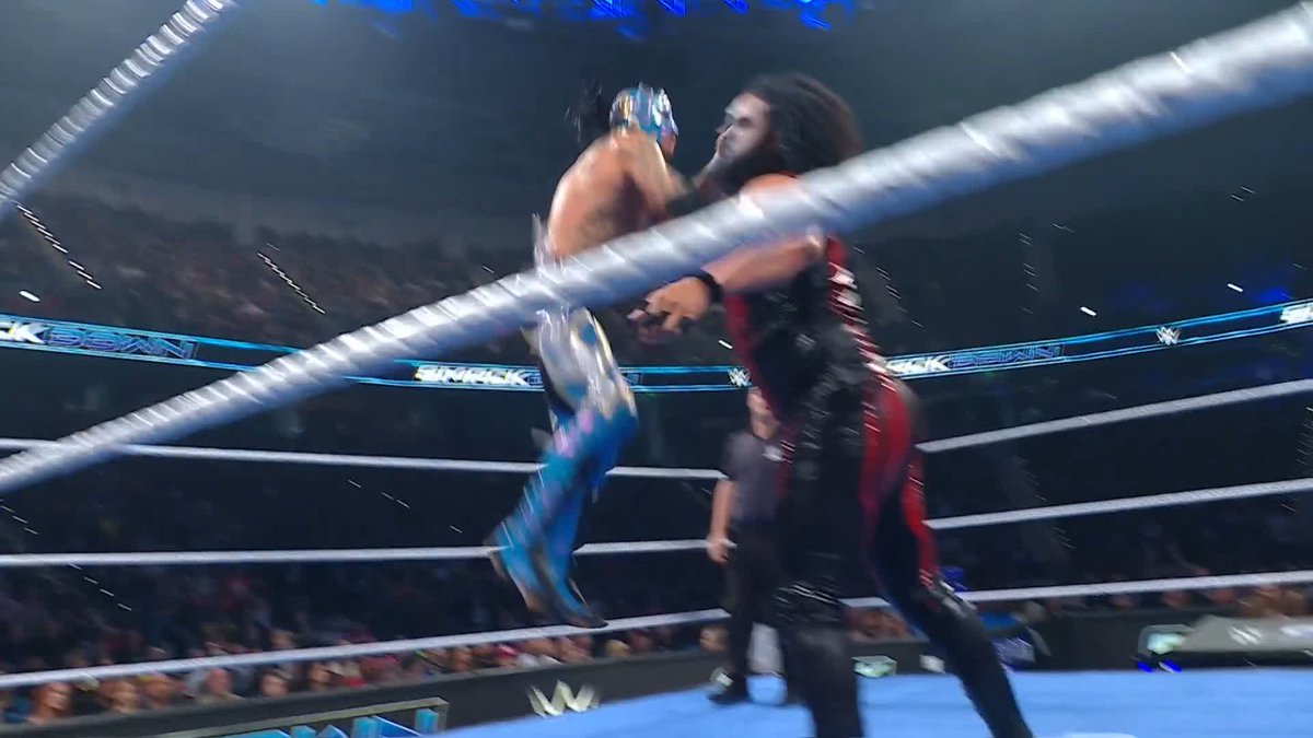 Talla Tonga stopped REY FENIX WWE in his tracks 😳