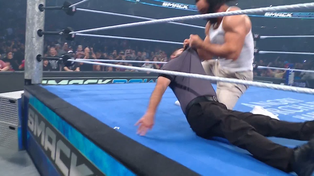 This is TOTAL CHAOS! Drew and Damian Priest started an all out brawl with Cody Rhodes and Aleister Black 👊