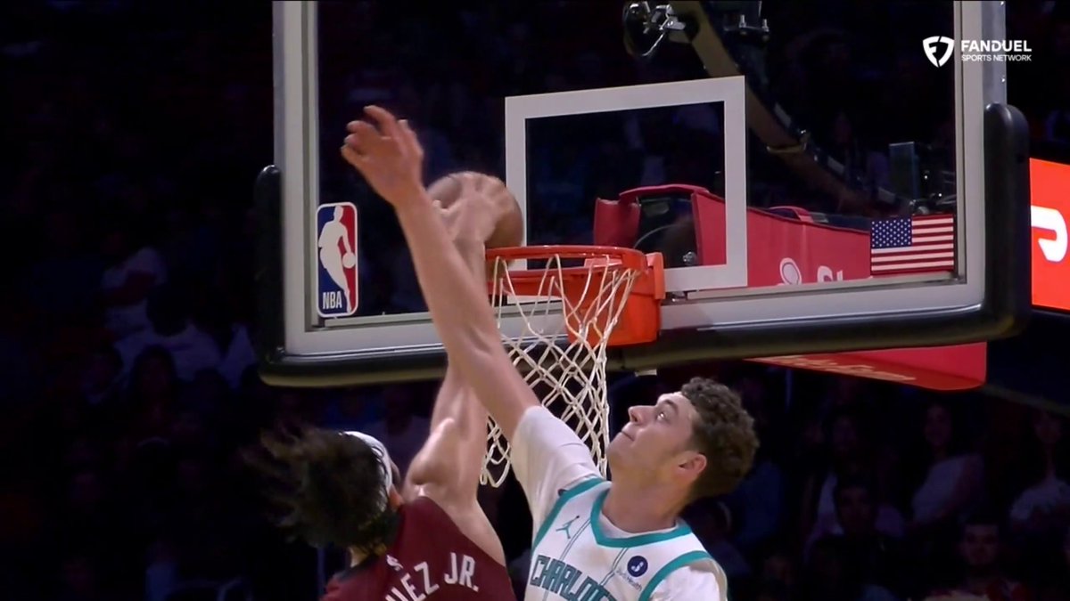 ANKLE BREAKER + POSTER THE SAME PLAY 😱 JAIME JAQUEZ JR., HOW DO YOU DO?! 😳