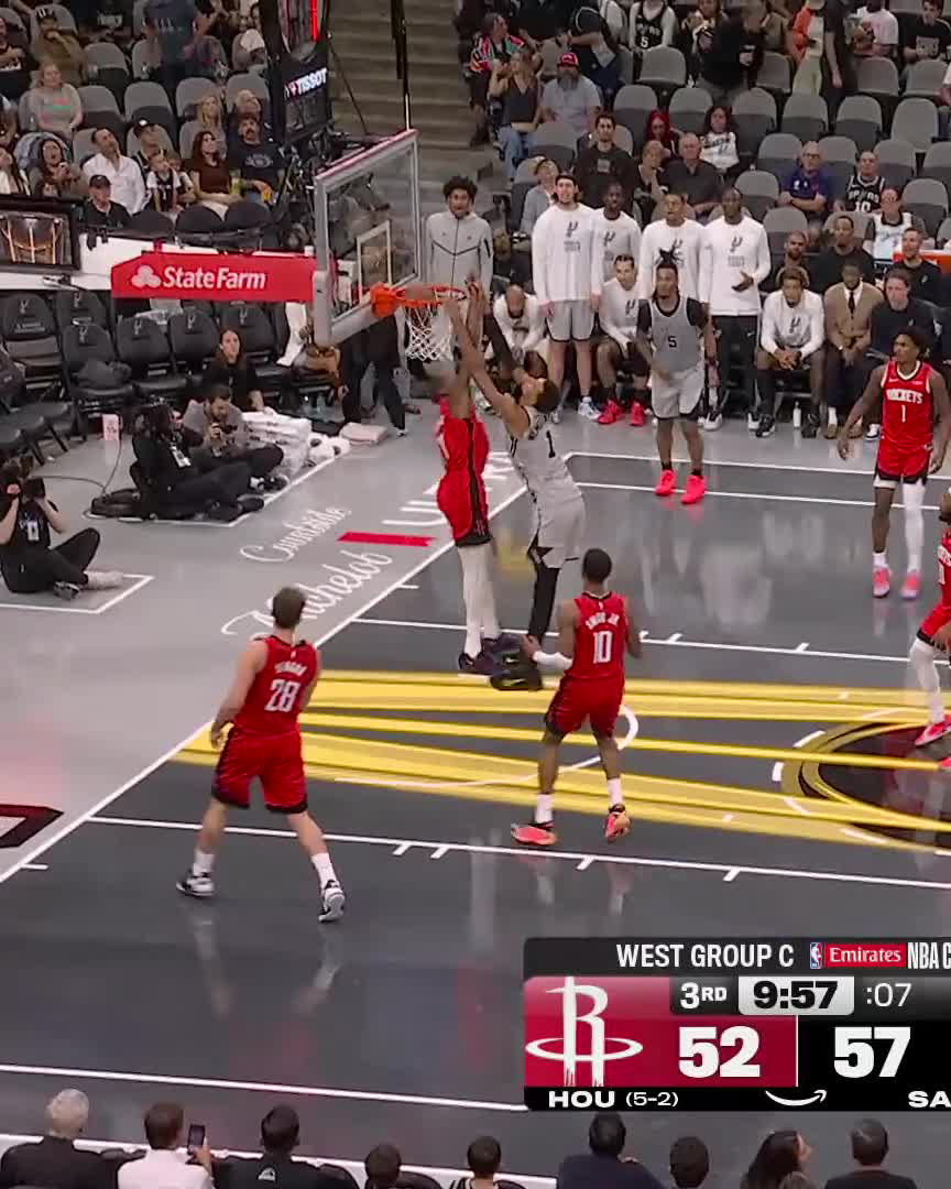 What a sequence 🔥 Wemby dunks on KD... Then KD crosses Wemby and throws it down 🤯