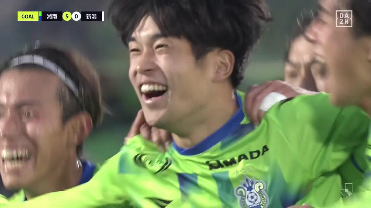 ゴラッソ炸裂🚀 クロスのこぼれ球に右足一閃ダイレクトボレー! 奥野耕平が圧巻のスーパーゴールを叩き込む💥 🏆明治安田J1リーグ第36節 🆚湘南×新潟 📺#DAZN LIVE配信中 #Jみようぜ #Jリーグ #だったらDAZN