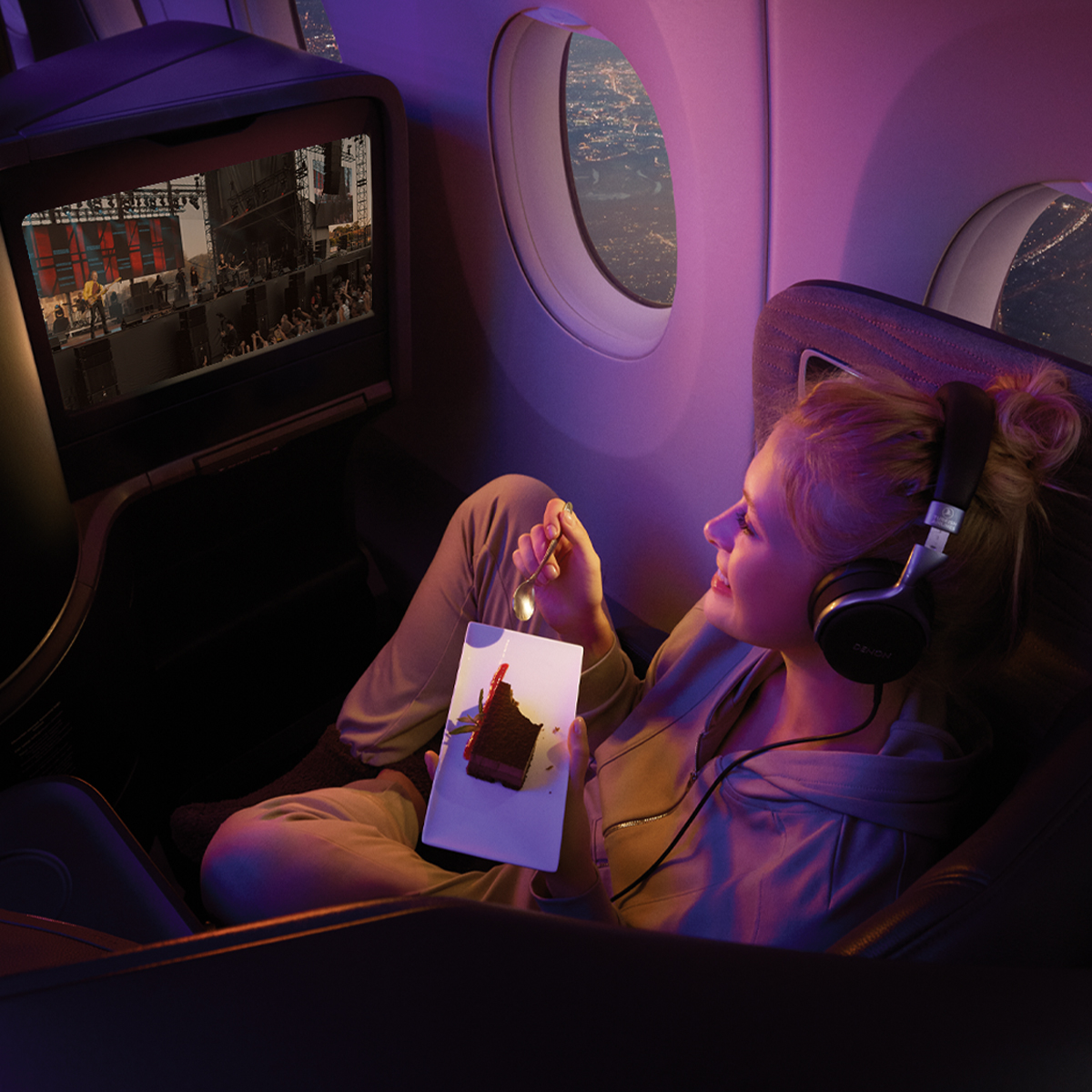The stage lights are on above the clouds! ✨ Concerts, live recordings, and music documentaries are now with you onboard. Stage Lights brings live concerts to you on Planet. 🎧✈️ #TurkishAirlines