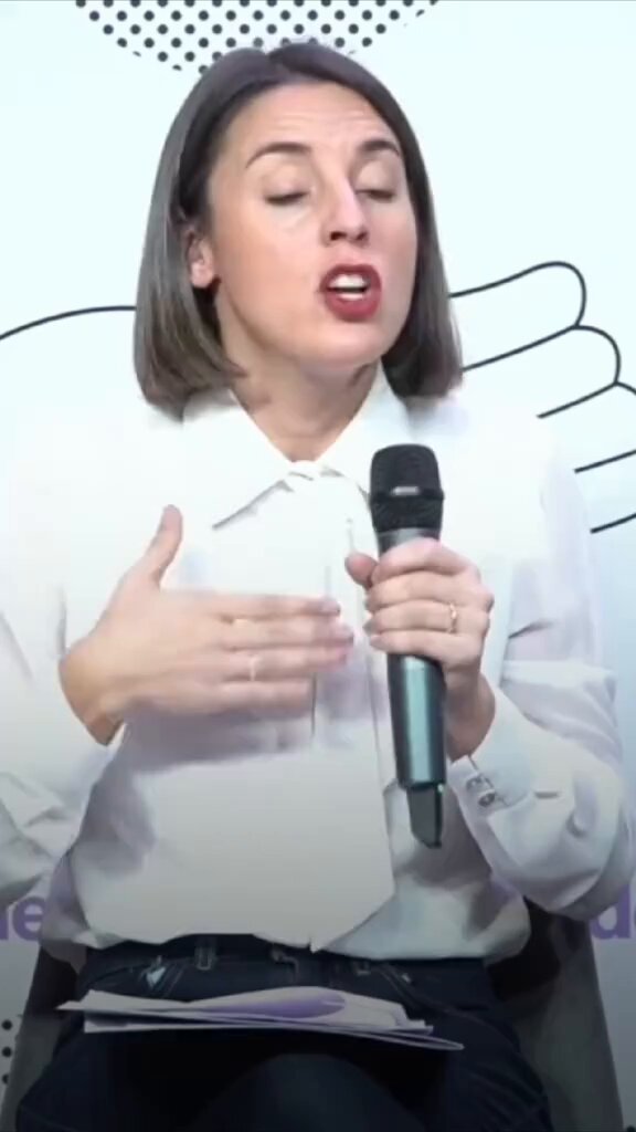 Vuelve la burra al trigo. Ahora Irene Montero quiere nacionalizar Repsol. Es normal en su ideología, compran compañías con nuestro dinero y luego ponen a colegas a dirigirlas. Como no tienen ni puñetera idea, en seguida las convierten en máquinas de perder dinero.