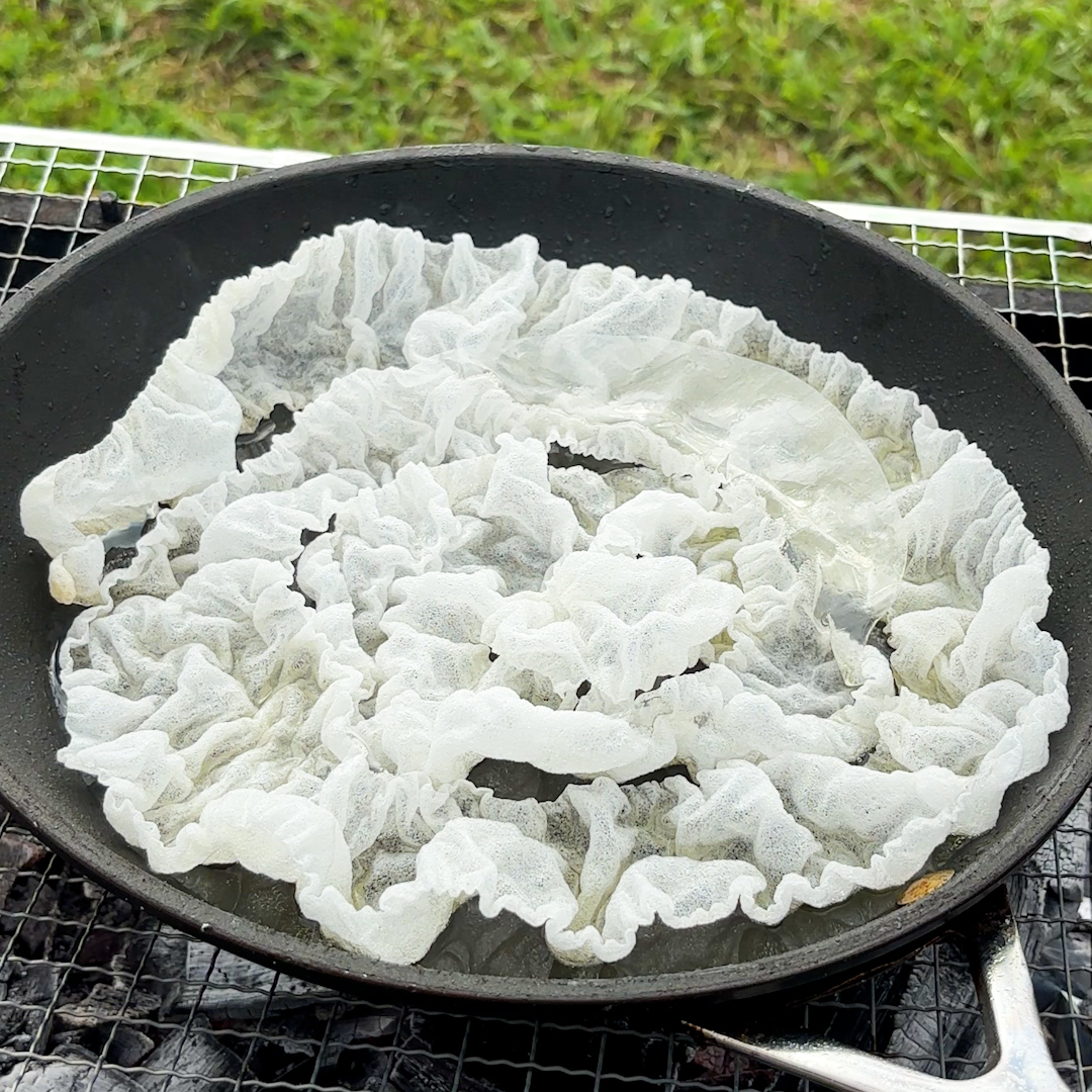 【揚げたら、花が咲く！？】「BBQで主役かっさらう♪」「無限に食べちゃう！」サクパリ♡ライスペーパースナック / Crispy Rice Paper Chips🌼✨