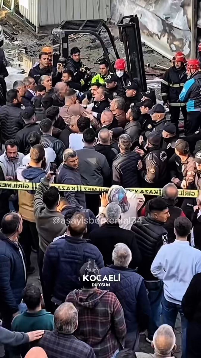 Kocaeli Dilovası'nda 6 kişinin hayatını kaybettiği yangın ile ilgili soruşturma başlatıldı. Aileler olay yerinde sinir krizi geçirdi.