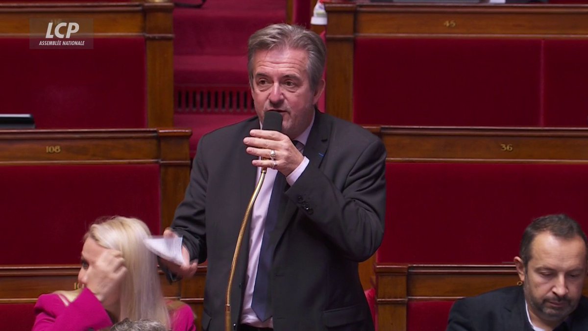"Dans votre monde hygiéniste, on peut plus conduire, on peut plus prendre l'avion, on peut plus jouer, on peut plus manger sucré, on peut plus manger gras, on peut plus fumer, on peut plus boire", lance Ph Lottiaux (RN) aux élus de gauche. "Quelle tristesse !" #DirectAN #PLFSS