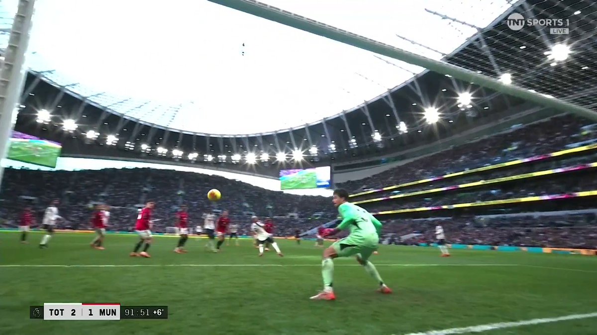 SPURS TURN IT AROUND! 🤯 Richarlison’s touch glances perfectly into the far corner. TNT Sports &amp; discovery+ UK