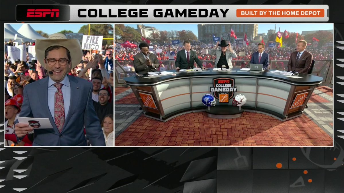 "I can't hear anything you're saying with your damn hat up there." 🤣 Pete Thamel's hat had Kirk Herbstreit and the crew distracted 🤠