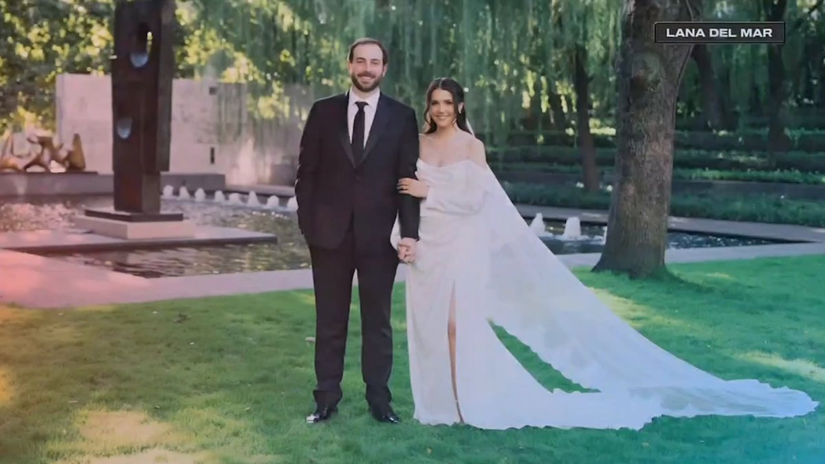 Wedding on Friday, GameDay on Saturday 💍🏈 The Karrhs tied the knot Friday… and their first stop as newlyweds? College GameDay in Lubbock‼️ 🎤 jess sims
