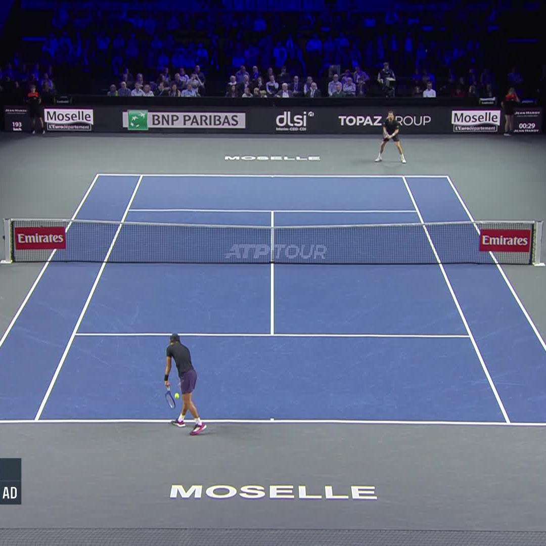 First strike, Tien ⚔️ The American claims the first set 6-3 and is one set away from a maiden ATP Tour title 💪 Moselle Open
