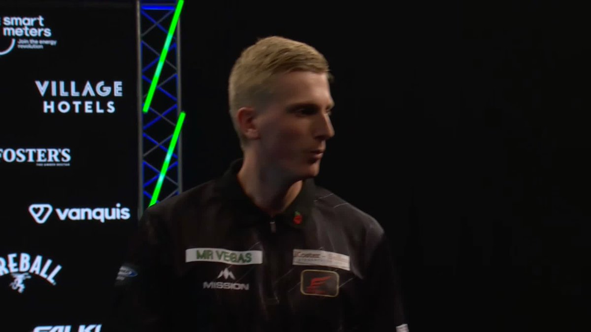 NIJMAN TOPPLES ROCK! What a turnaround from Wessel Nijman! The Dutchman avenges his defeat to Josh Rock last year at the Grand Slam, defying a whopping 109 average from the Northern Irishman to win 5-4! 📺 #GSOD | Group F