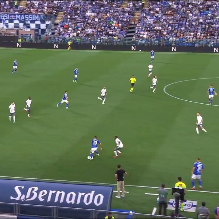 الواد دا خيالي في التيرنات وتغيير الاتجاهات الضغط عليه كابوس ، الوحيد اللي قريب من فودين في الجانب دا