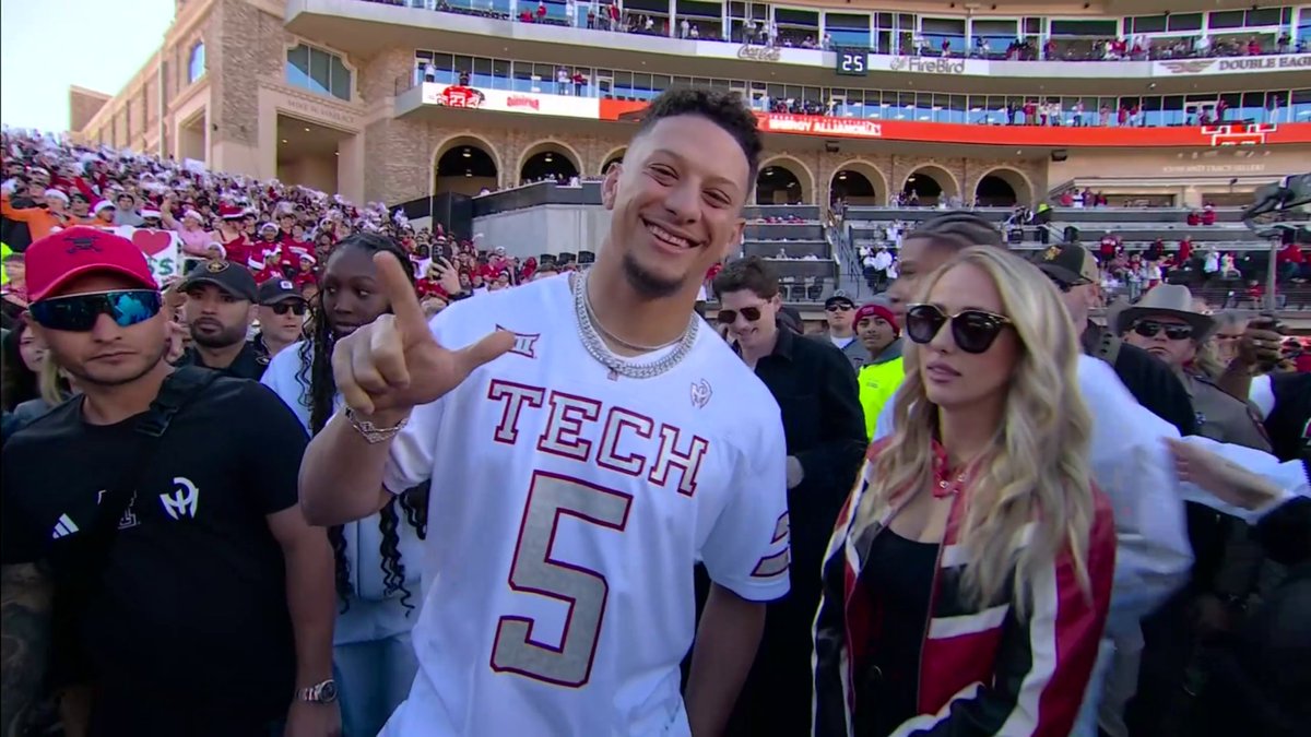 Texas Tech legend Patrick Mahomes is in the house‼️ Watch the end of College GameDay on the ESPN App with no subscription or authentication needed as well as on X Pat McAfee 🍿 For the ESPN App, tune in here: