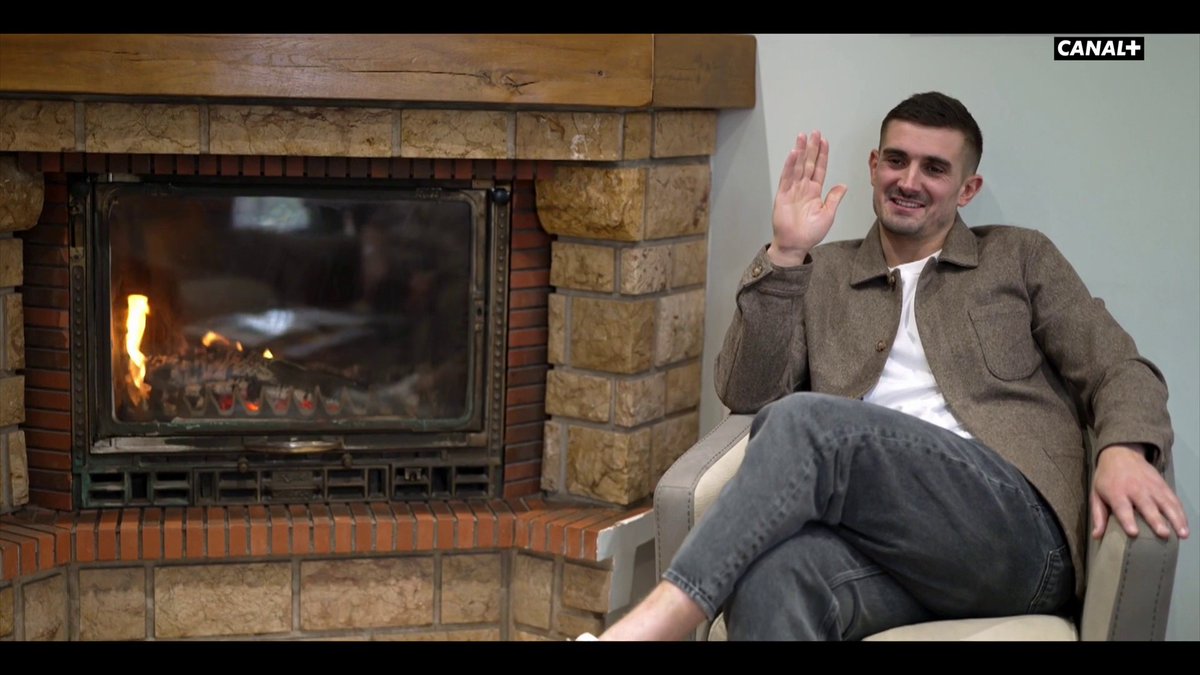 “J'ai environ 12 à 15 classeurs A4“ 🥰 “Point par point“ le superbe documentaire sur Thomas Ramos est à ne manquer sous aucun prétexte dimanche soir à 21H00 sur CANAL+ 📺
