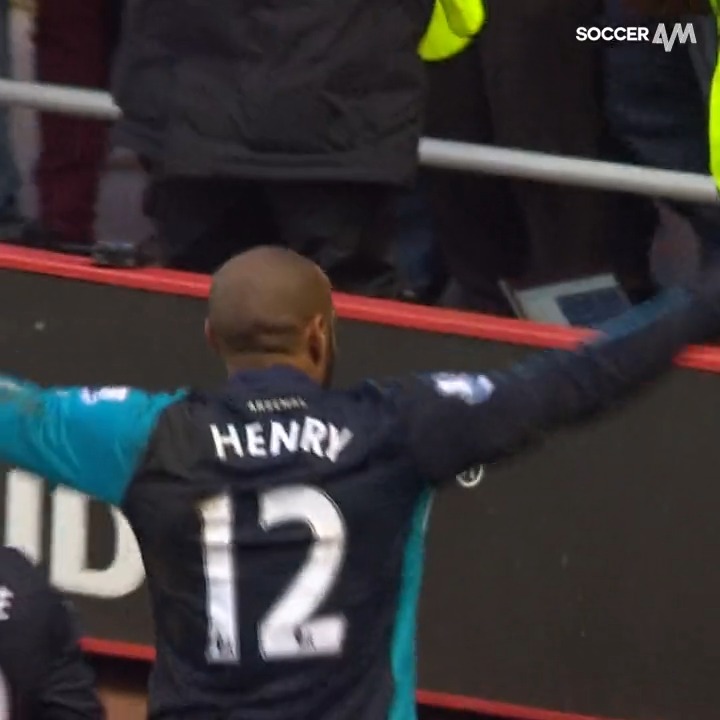 ⏪ When Thierry Henry scored his 228th & final goal for Arsenal, a stoppage time winner, to snatch a 2-1 win away to Sunderland at the Stadium of Light in February 2012. 👑