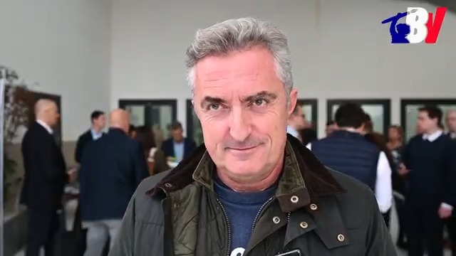 « Chaque fois que Jordan se déplace, c’est la folie » déclare le sénateur Stéphane Ravier. « Même un samedi après-midi, même si c’est jour de match ! »