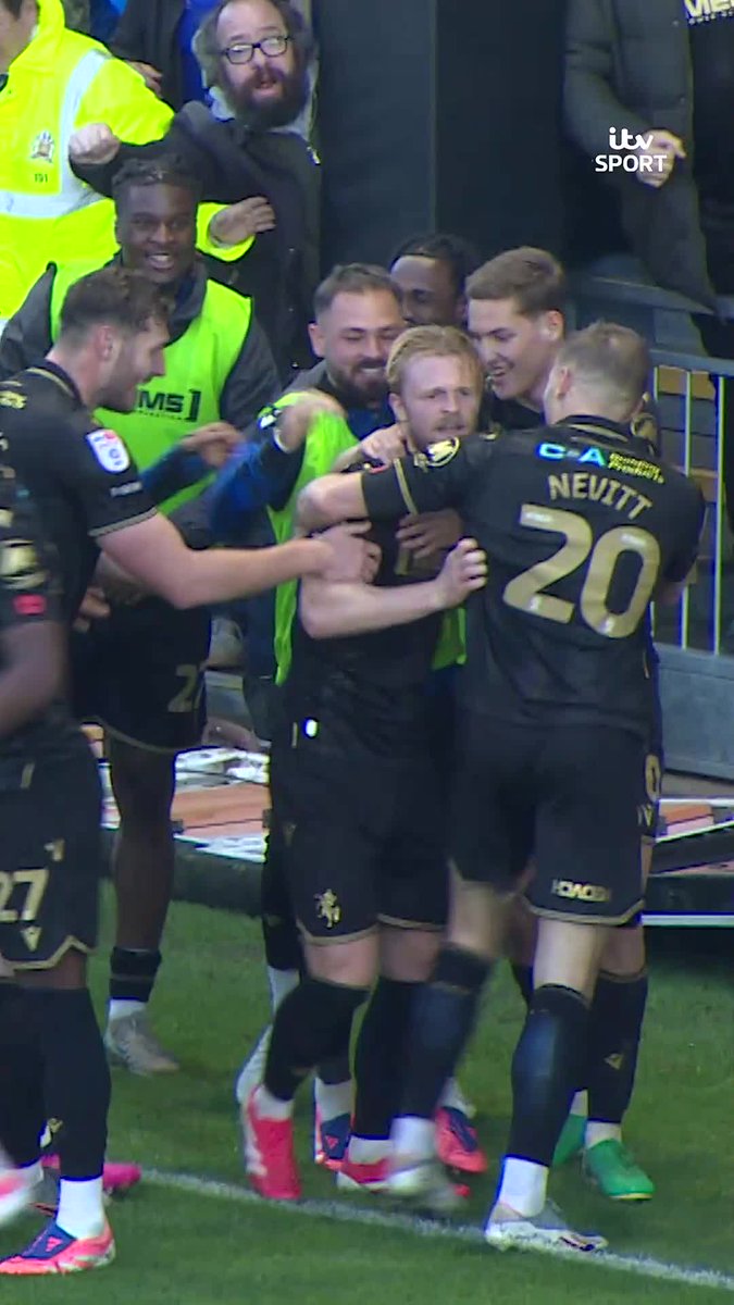 The technique on this 😍 Incredible effort from Gillingham's Max Clark!