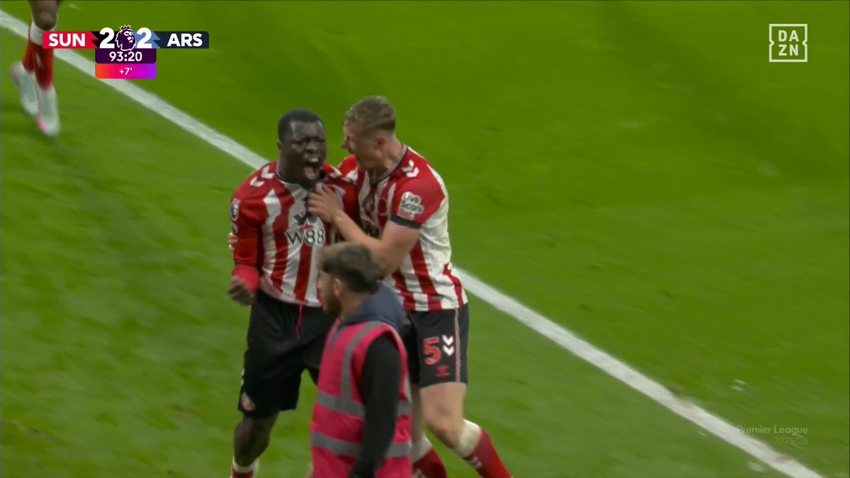 LO DEL SUNDERLAND ES PARA VOLVERSE LOCO 🤯🔥 GOL PARA EMPATAR CONTRA EL ARSENAL EN EL 90'+3' Y PONER PATAS ARRIBA LA PREMIER LEAGUE 🐈‍⬛ #PremierLeagueDAZN ⚽🏴󠁧󠁢󠁥󠁮󠁧󠁿