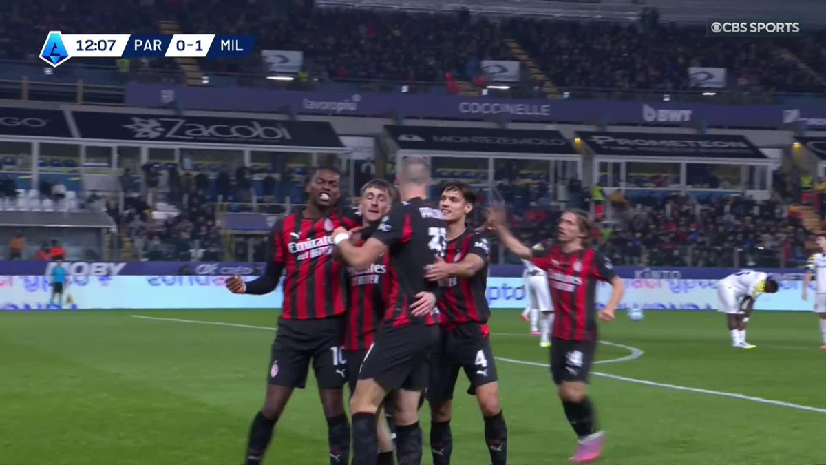 Alexis Saelemaekers sends it to the bottom corner to start the party early for Milan 💥